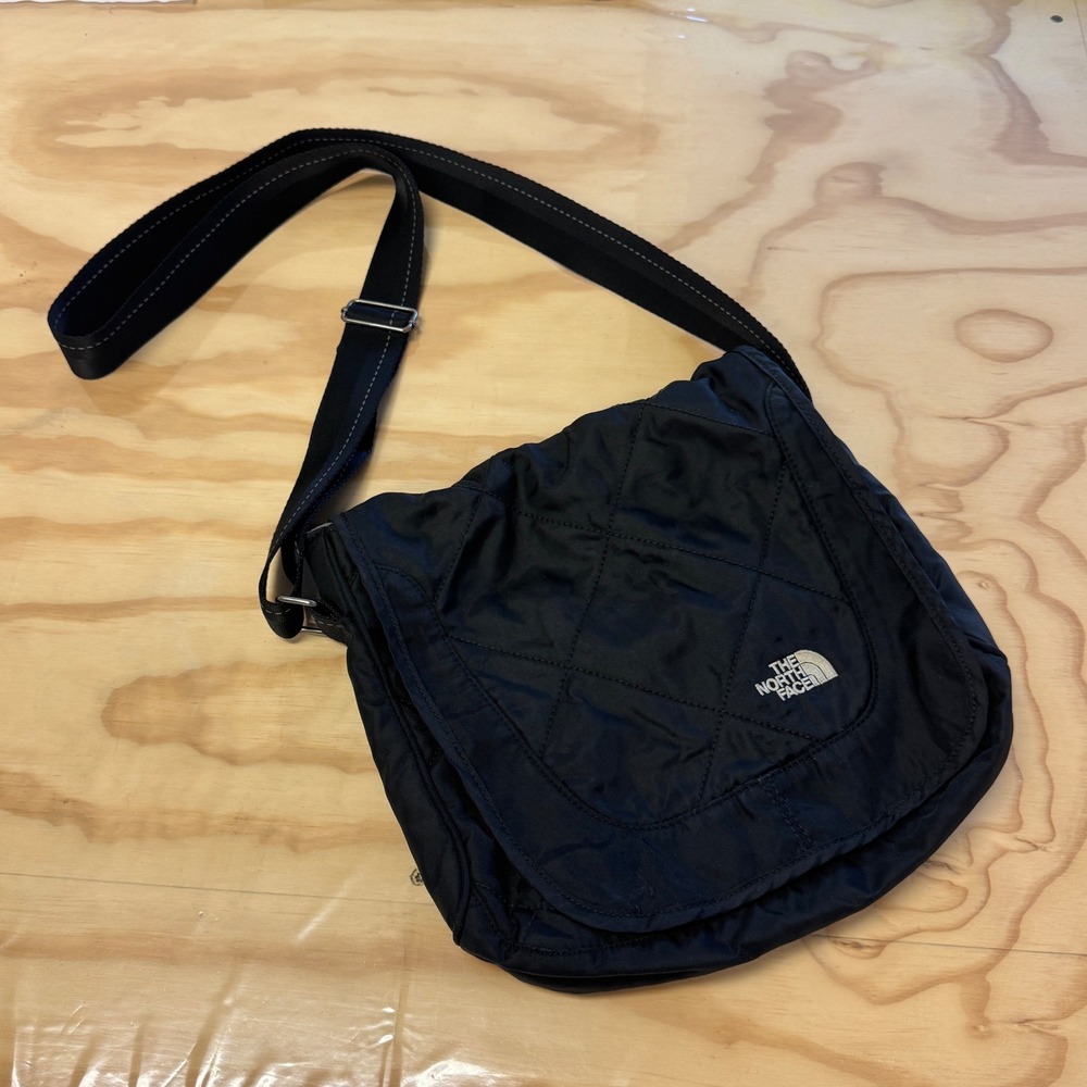 The North Face Quilted Crossbody Messenger Bag Black Nylon ABKZ T196 T596 Unisex